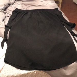 Like NEW off the shoulder blouse!
